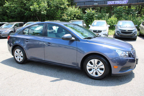 Used 2013 Chevrolet Cruze LS image 5