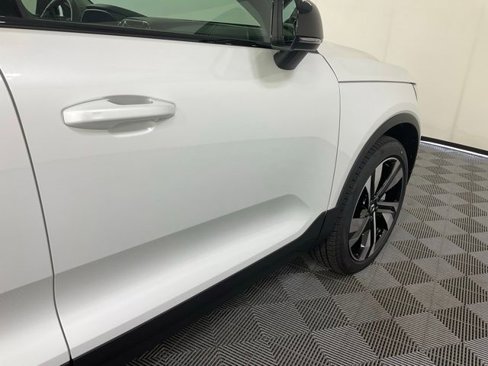 New 2025 Volvo XC40 B5 Plus w/ Protection Package Premier image 7