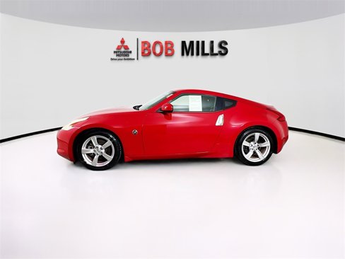 Used 2011 Nissan 370Z Coupe image 4