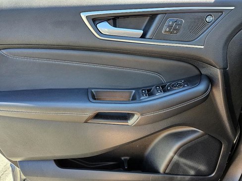 Used 2024 Ford Edge Titanium image 29