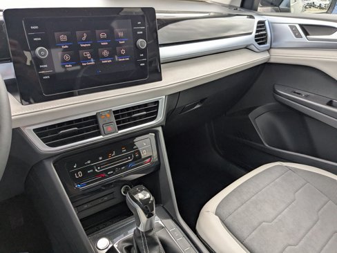 New 2025 Volkswagen Taos SE image 21
