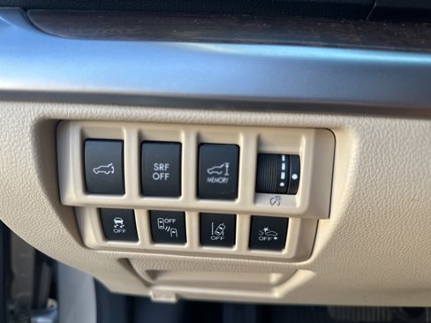 Used 2016 Subaru Outback 2.5i Limited image 16