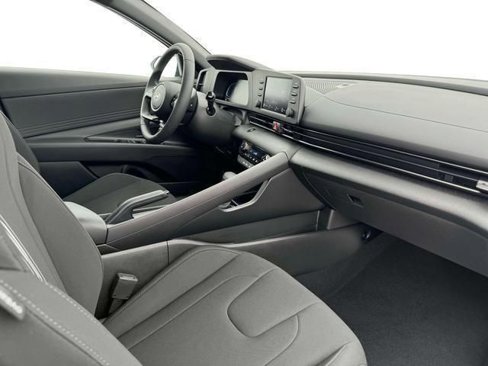 New 2025 Hyundai Elantra Sport image 15