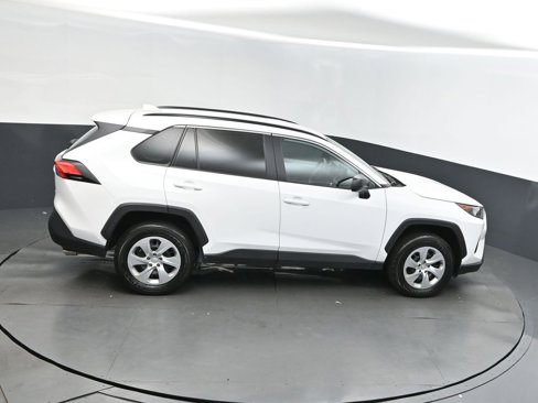 Used 2020 Toyota RAV4 LE image 32