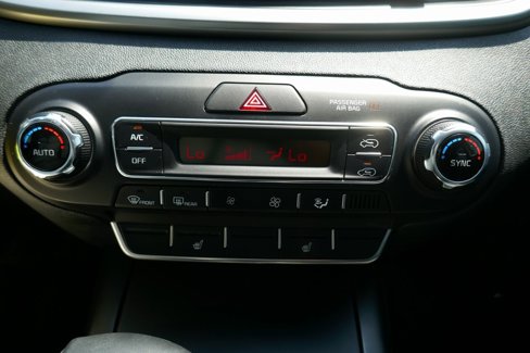 Used 2020 Kia Sorento LX w/ LX I4 Convenience Package image 24