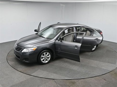 Used 2011 Toyota Camry image 36