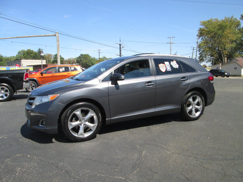 Used 2015 Toyota Venza XLE image 2