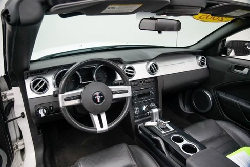 Used 2005 Ford Mustang GT Premium image 25