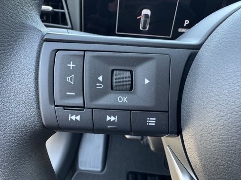 New 2025 Nissan Kicks SV image 14