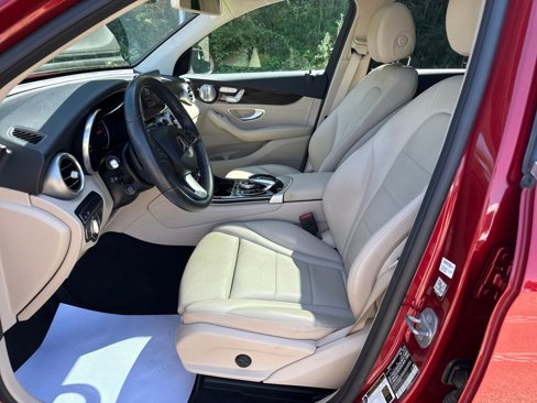 Used 2018 Mercedes-Benz GLC 300 4MATIC image 9