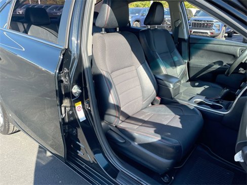 Used 2017 Toyota Camry SE image 24