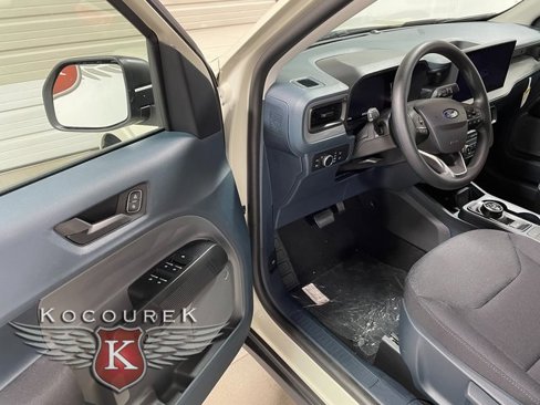 New 2025 Ford Maverick XL image 10