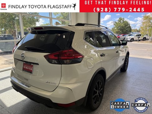 Used 2017 Nissan Rogue SV image 4