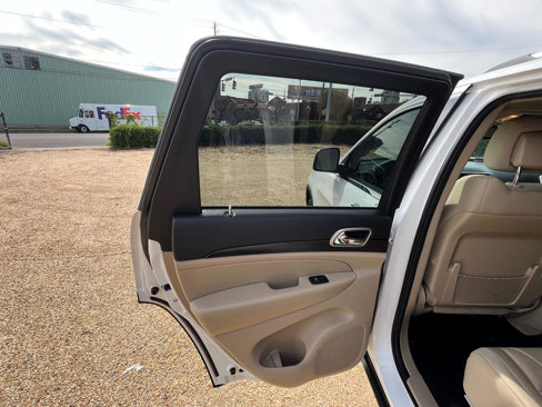 Used 2014 Jeep Grand Cherokee Laredo w/ Quick Order Package 23E image 40