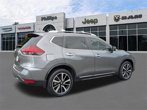 Used 2019 Nissan Rogue SL w/ Premium Package image 3