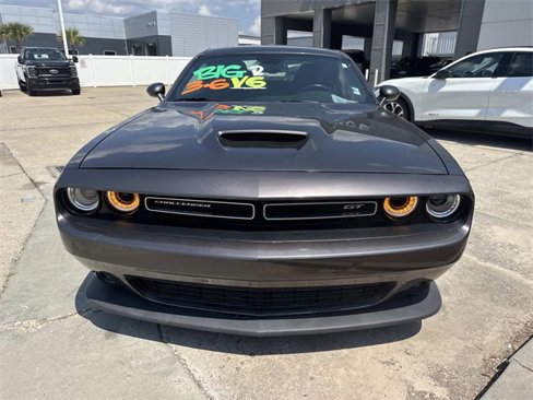 Used 2022 Dodge Challenger GT image 2