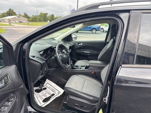 Used 2019 Ford Escape SE image 34