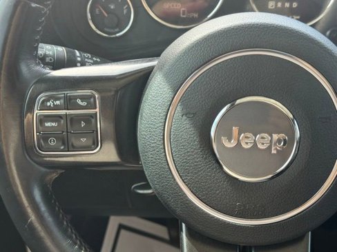 Certified 2017 Jeep Wrangler Unlimited Rubicon image 31