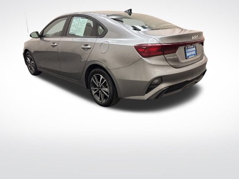 Used 2022 Kia Forte LXS image 8