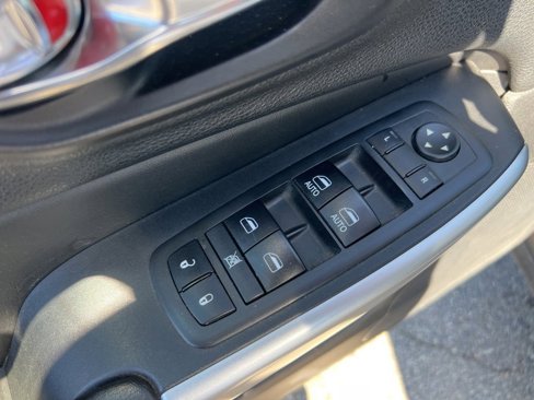 Used 2018 Jeep Cherokee Latitude Plus w/ Cold Weather Group image 23