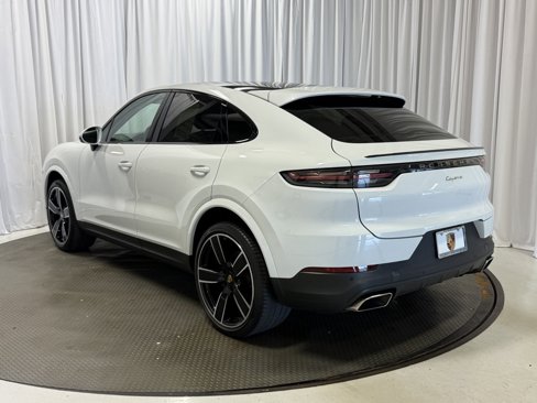 Certified 2022 Porsche Cayenne Coupe image 3