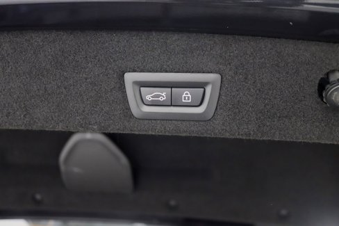 Used 2016 BMW 750i xDrive image 42