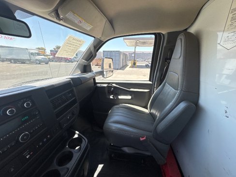 Used 2021 GMC Savana 3500 Extended w/ Power Convenience Package image 15