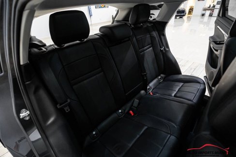 Used 2022 Land Rover Range Rover Evoque SE image 56