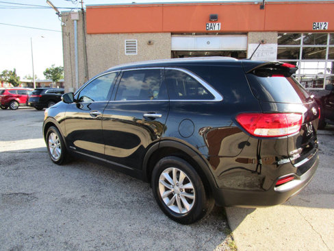 Used 2017 Kia Sorento AWD image 5