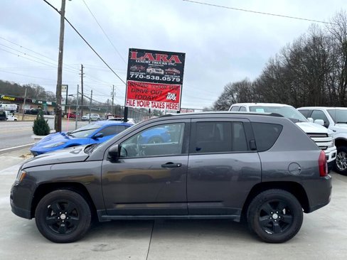 Used 2017 Jeep Compass Sport image 4
