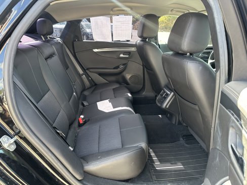 Used 2016 Chevrolet Impala LT w/ Convenience Package image 9
