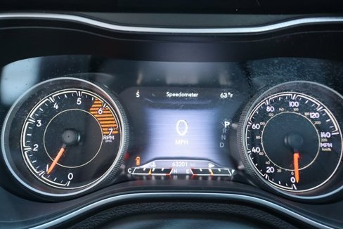 Used 2019 Jeep Cherokee Limited image 15