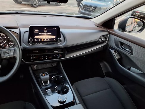 Used 2023 Nissan Rogue S image 11