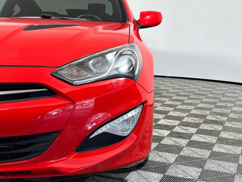 Used 2014 Hyundai Genesis 2.0T image 12