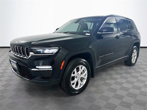 Certified 2022 Jeep Grand Cherokee Limited w/ Luxury Tech Group II image 3