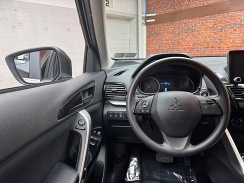 Used 2024 Mitsubishi Eclipse Cross SE image 13