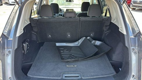 Used 2023 Nissan Rogue S image 24