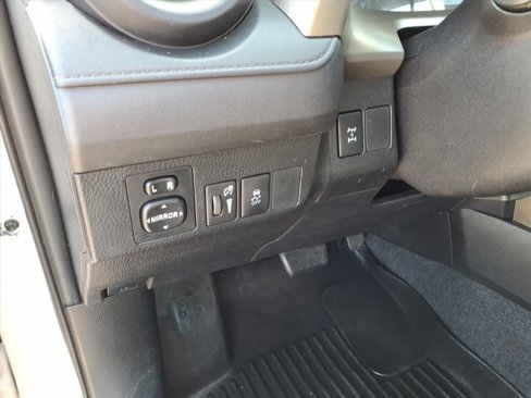 Used 2015 Toyota RAV4 LE image 10