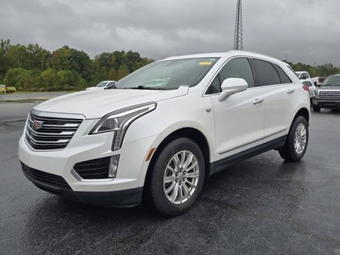 Used 2017 Cadillac XT5 FWD image 2