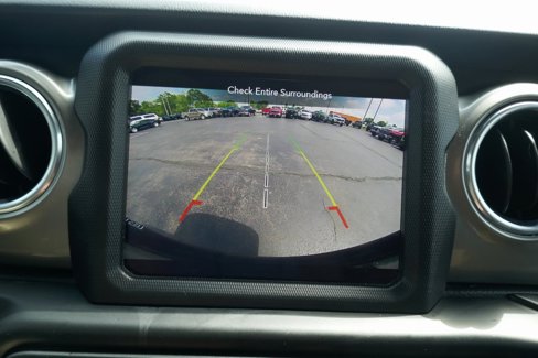 Used 2018 Jeep Wrangler Unlimited Sahara image 25