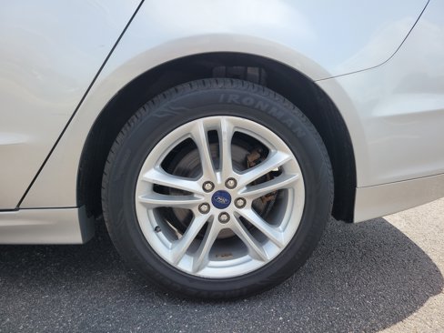 Used 2018 Ford Fusion SE image 7