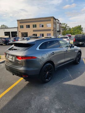 Used 2018 Jaguar F-PACE Prestige image 4