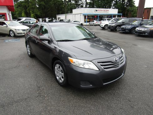 Used 2010 Toyota Camry image 11