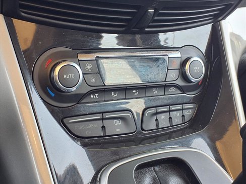 Used 2013 Ford C-MAX SEL image 16