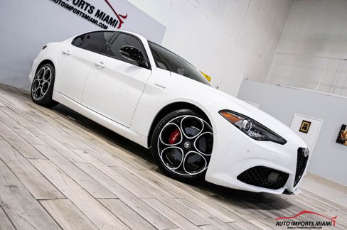Used 2022 Alfa Romeo Giulia Veloce image 38