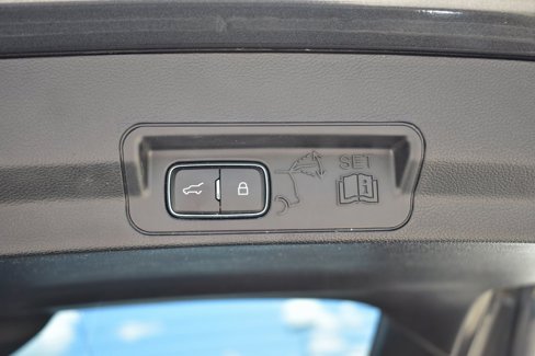 Used 2020 Ford Explorer Limited image 33