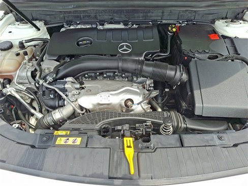 Used 2022 Mercedes-Benz GLB 250 4MATIC image 27