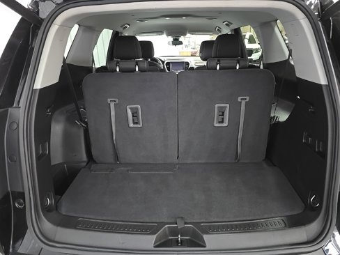 Used 2023 GMC Acadia SLE w/ Driver Convenience Package image 11