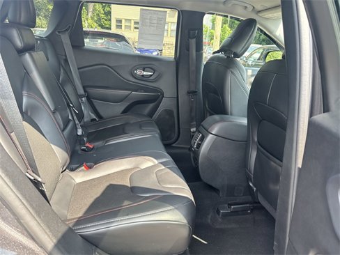 Used 2020 Jeep Cherokee Trailhawk w/ Cold Weather Group image 26