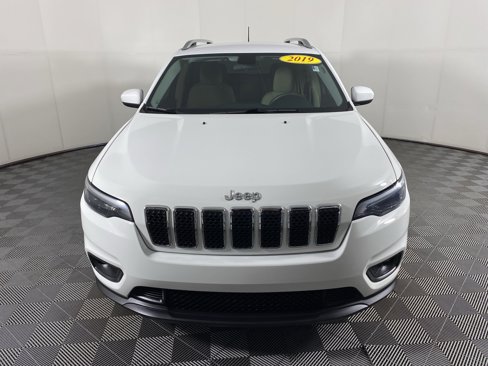 Used 2019 Jeep Cherokee Latitude w/ Popular Appearance Group image 10